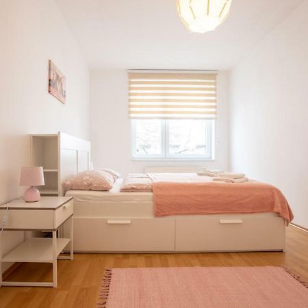 Spacious Apartment In The Old Town Of Bratislava Dış mekan fotoğraf