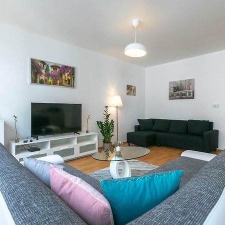 Spacious Apartment In The Old Town Of Bratislava Dış mekan fotoğraf