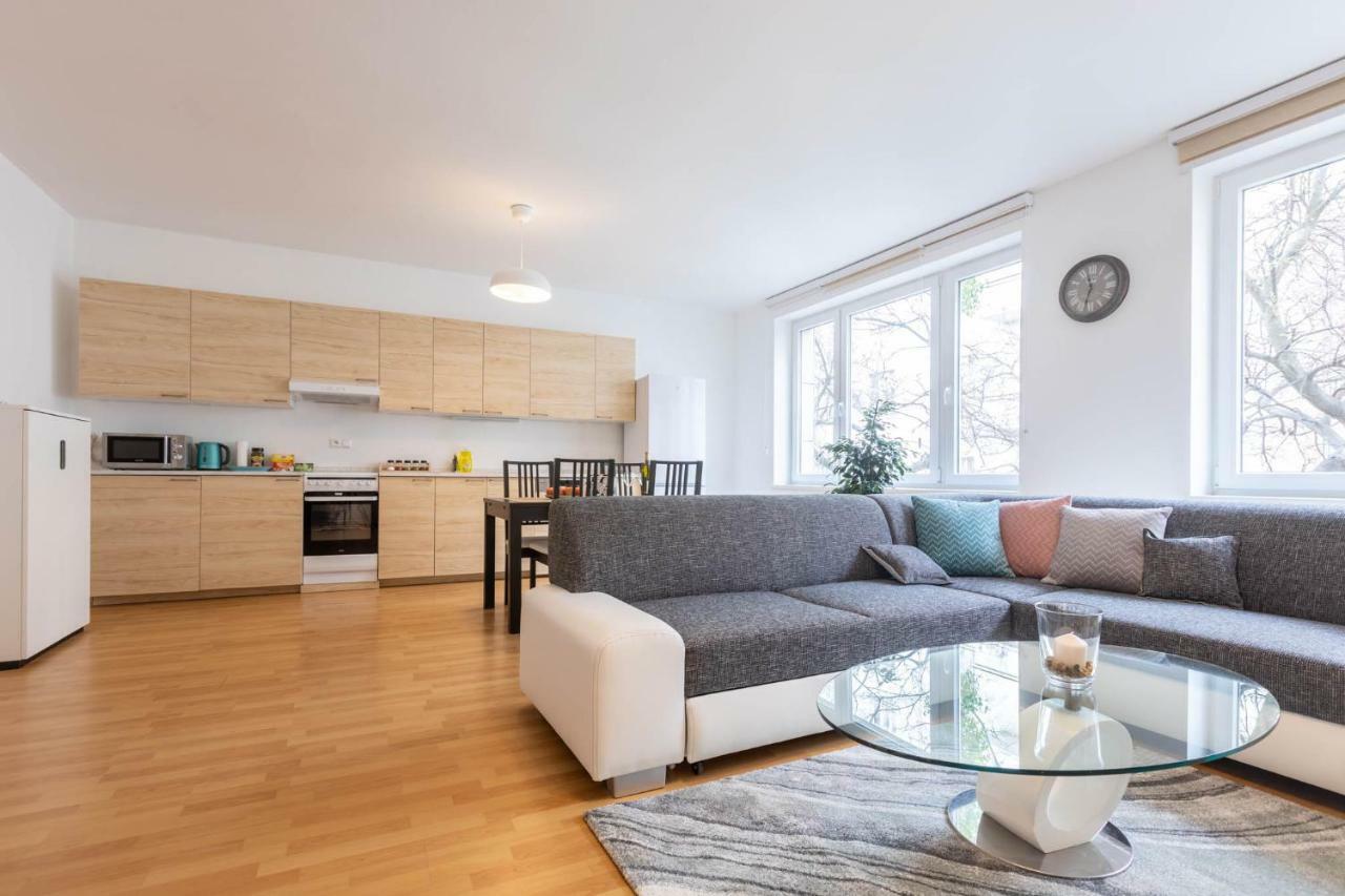 Spacious Apartment In The Old Town Of Bratislava Dış mekan fotoğraf