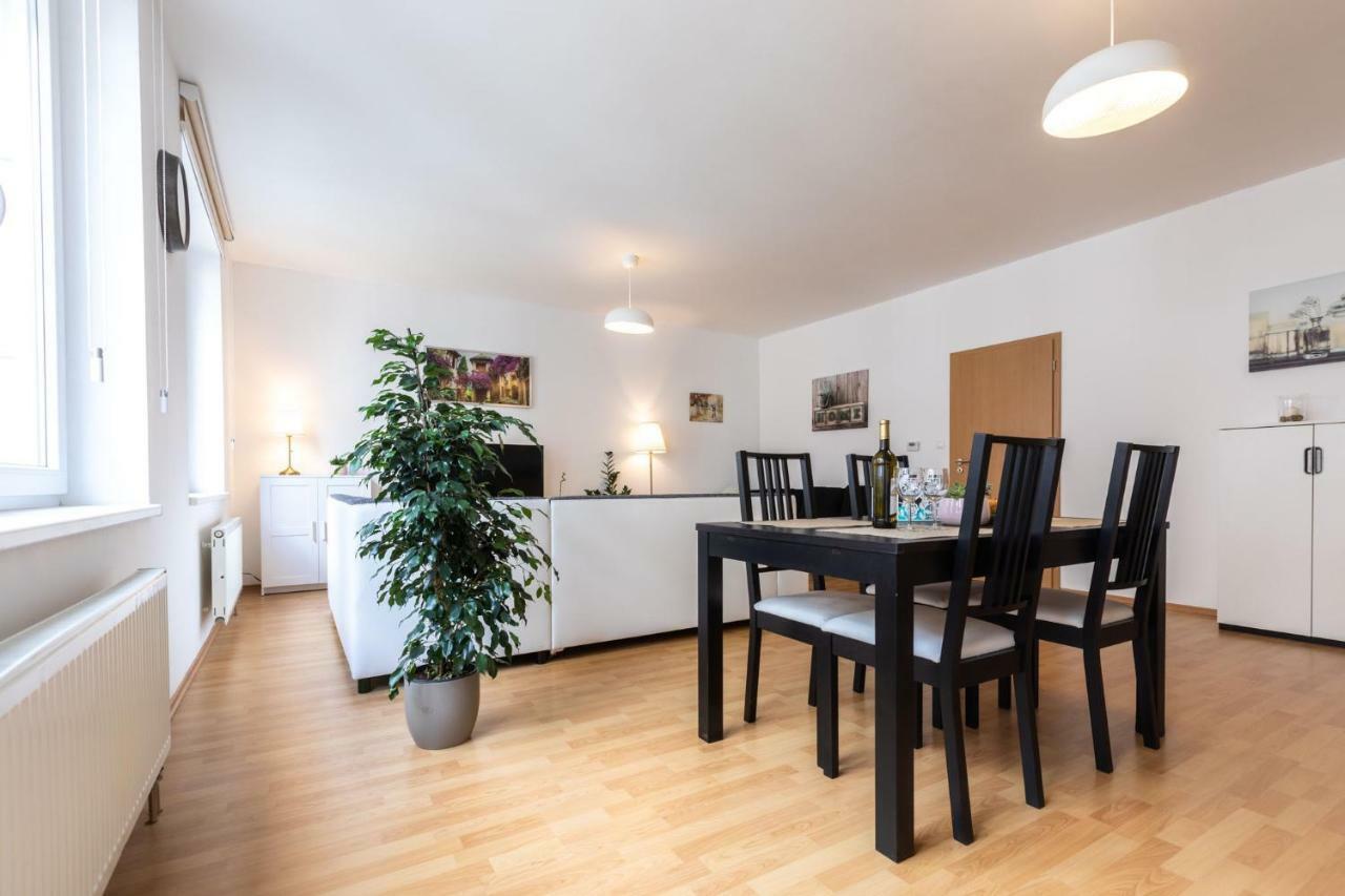 Spacious Apartment In The Old Town Of Bratislava Dış mekan fotoğraf