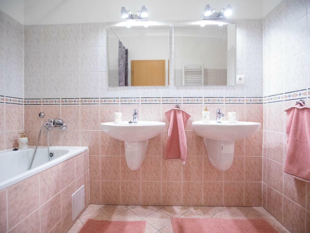 Spacious Apartment In The Old Town Of Bratislava Dış mekan fotoğraf